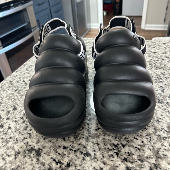 UGG Aww Yeah Black Women's Platform Sandals 1136762 size 8 - Picture 2 of 9